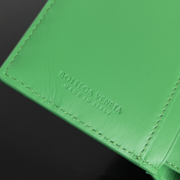 ボッテガヴェネタ財布コピー角部分ディテール